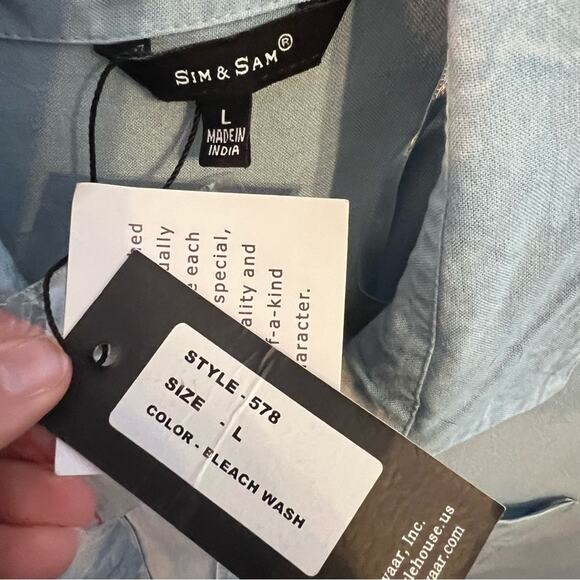 Sim & Sam Bleached Wash Short Sleeve Cropped Chambray - Picture 2 of 4